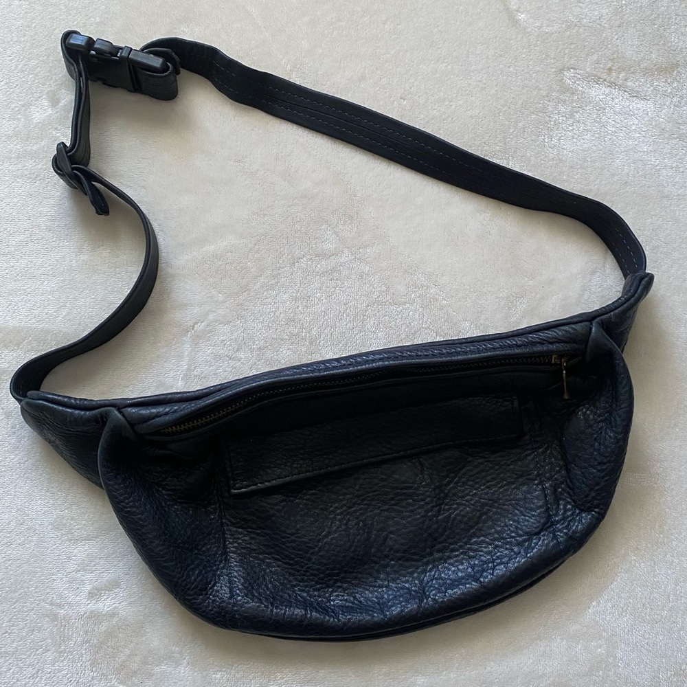 SOLD Vintage Genuine Leather Fannypack